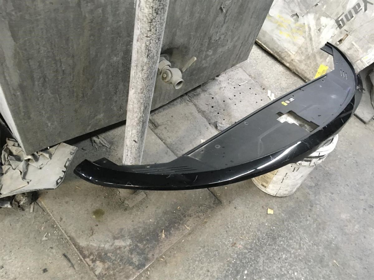 Front bumper cover upper used genuine OEM KIA Sorento 2021-2023