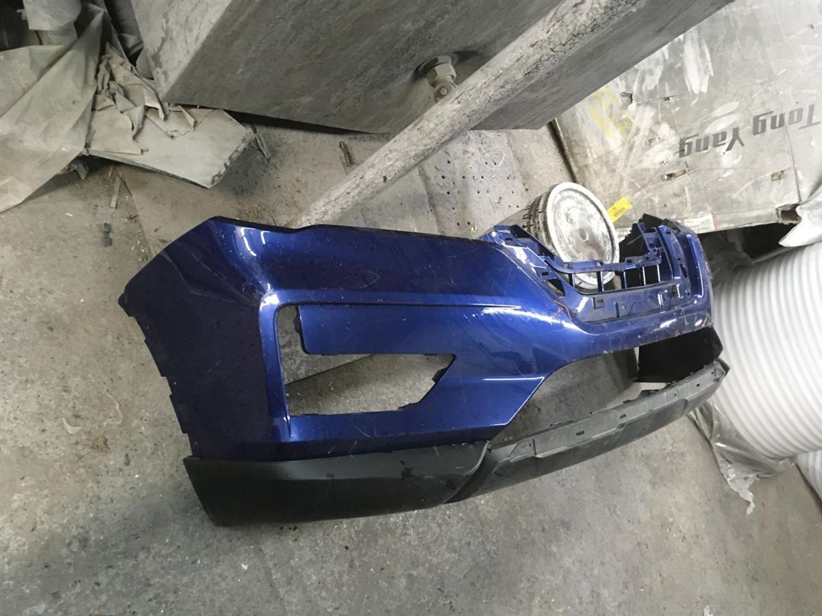 Rejilla de defensa delantera derecha usada original (OEM) Nissan Rogue 2021-2023
