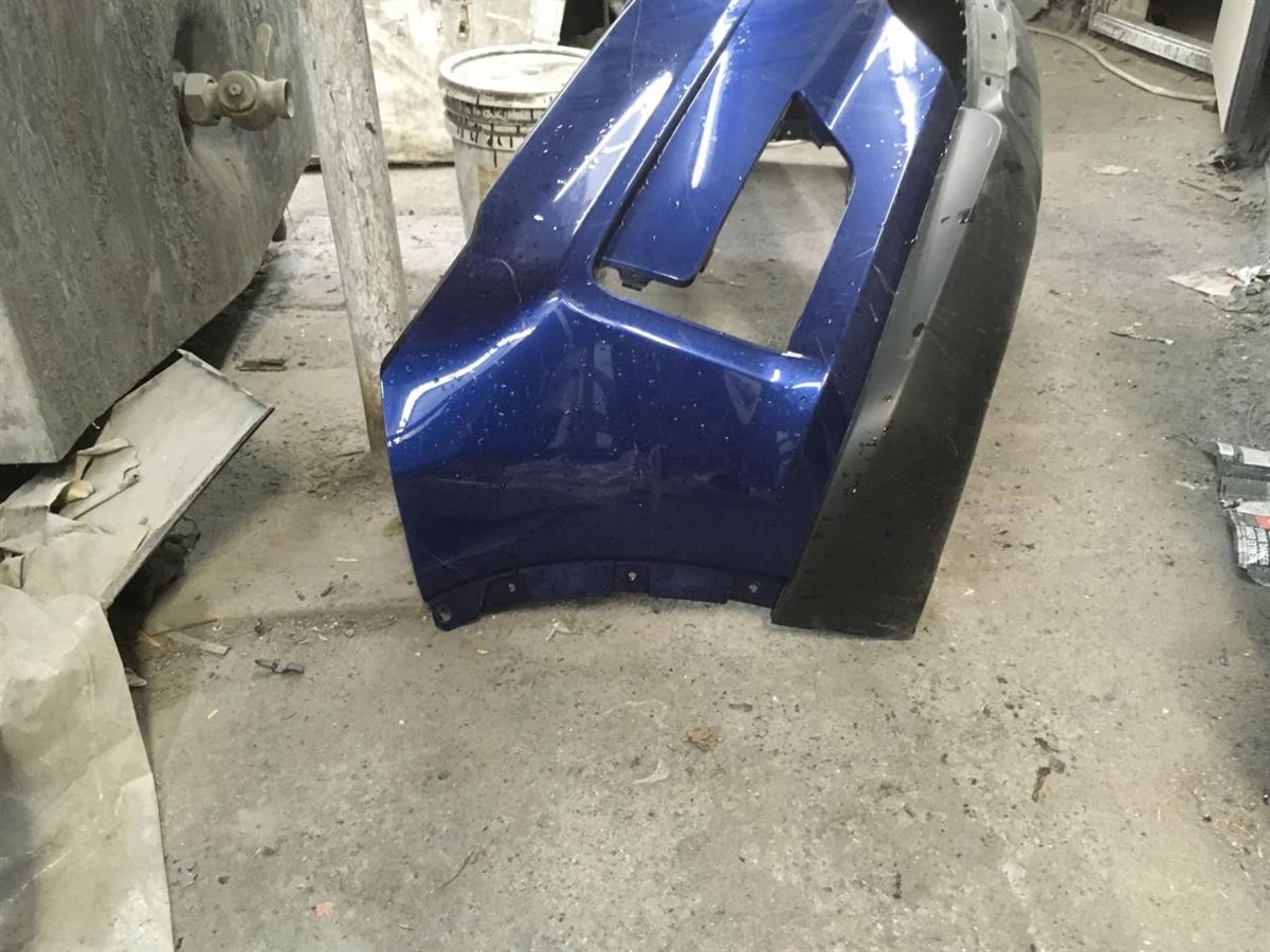 Rejilla de defensa delantera derecha usada original (OEM) Nissan Rogue 2021-2023