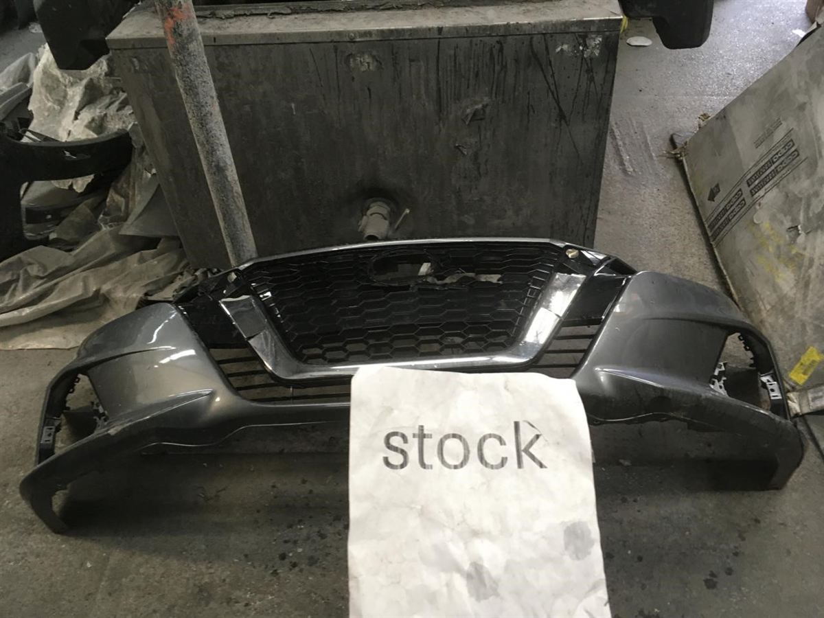 Rejilla de defensa delantera derecha usada original (OEM) Nissan Altima 2019-2022
