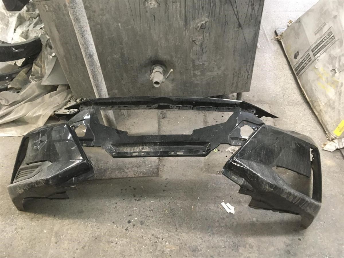 Front bumper grille used genuine OEM Nissan Sentra 2020-2024