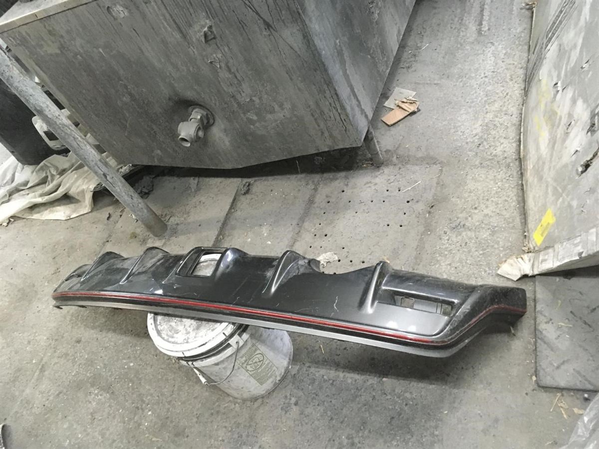 Defensa (parachoques) trasera derecha usada original (OEM) Nissan Juke 2011-2017