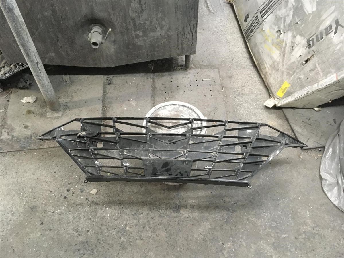 Parrilla usada original (OEM) Hyundai Elantra 2021-2023