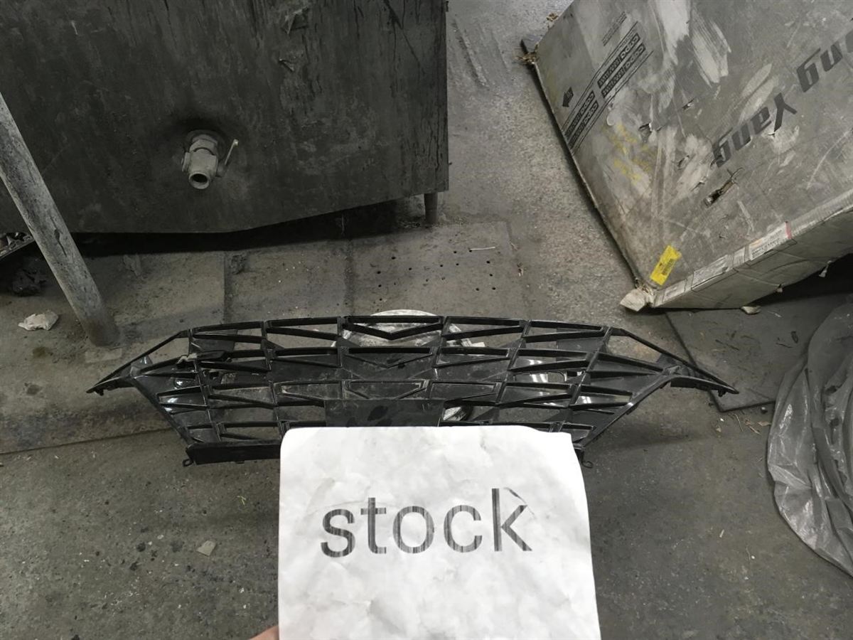 Parrilla usada original (OEM) Hyundai Elantra 2021-2023