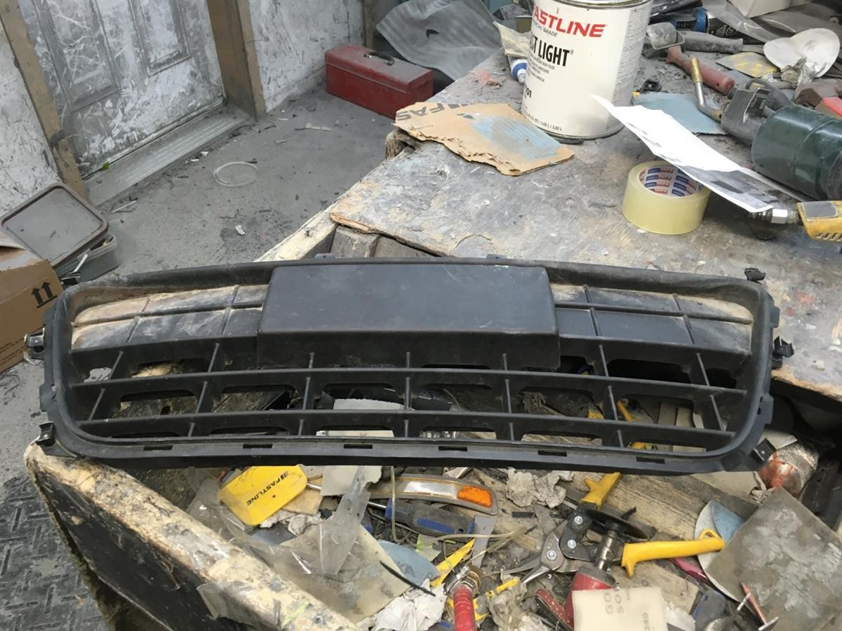Rejilla de defensa delantera usada original (OEM) Hyundai Elantra 2011-2013