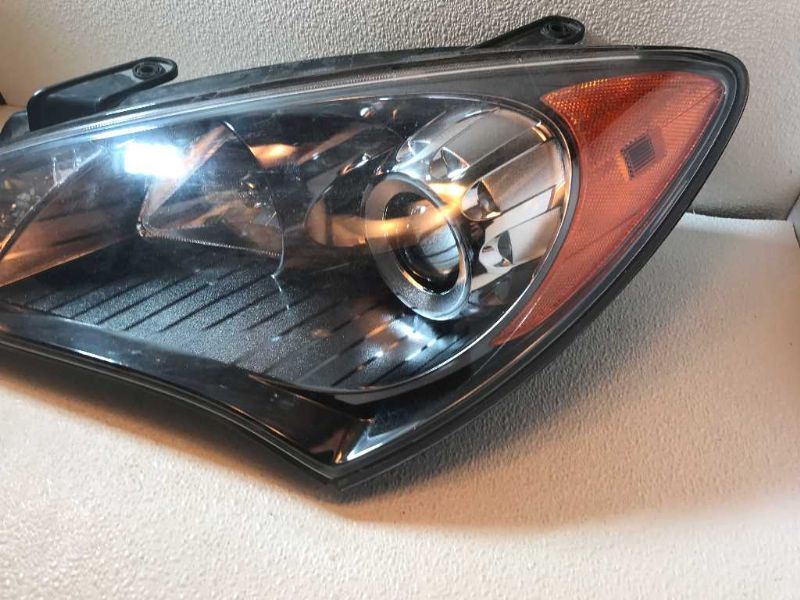 Left headlamp assembly composite used genuine OEM Hyundai Genesis Coupe 2010-2012