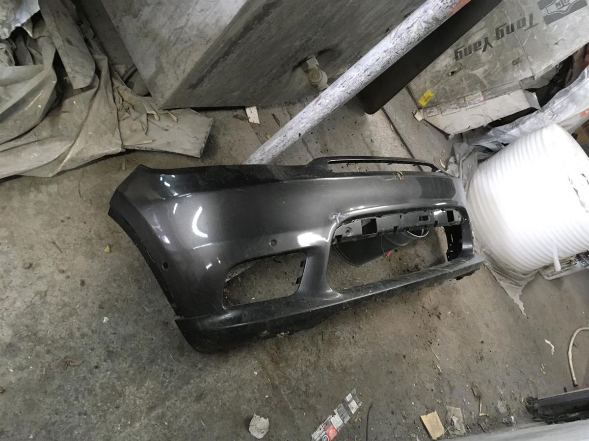 Defensa (parachoques) delantera usada original (OEM) Dodge Durango 2018-2020