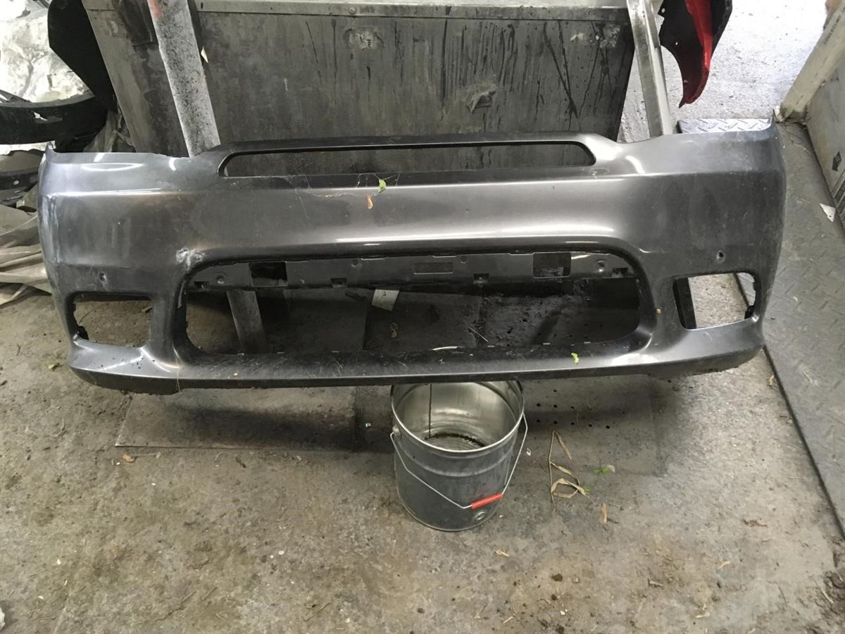 Defensa (parachoques) delantera usada original (OEM) Dodge Durango 2018-2020