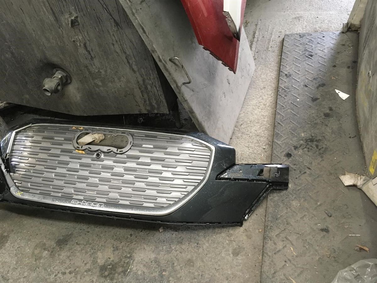 Front Bumper Cover used genuine OEM