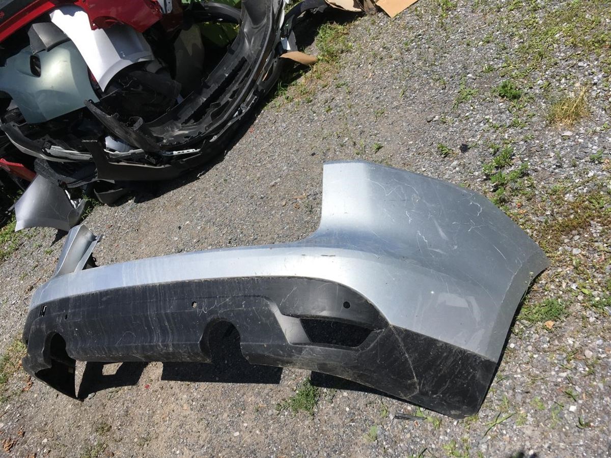 Defensa (parachoques) trasera usada original (OEM) Jaguar F-Pace 2017-2020