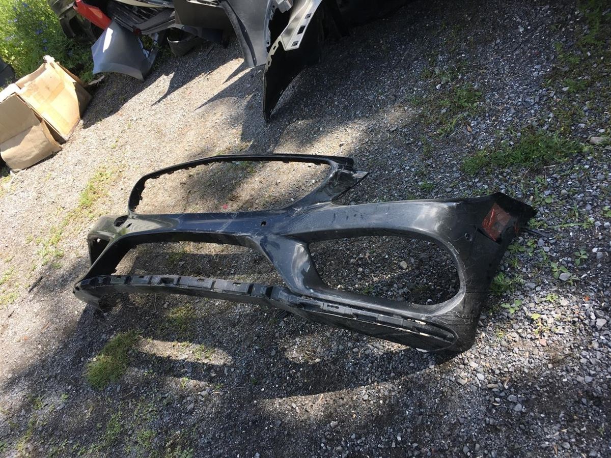 Rejilla de defensa delantera izquierda usada original (OEM) Mercedes-Benz C300 2015-2018