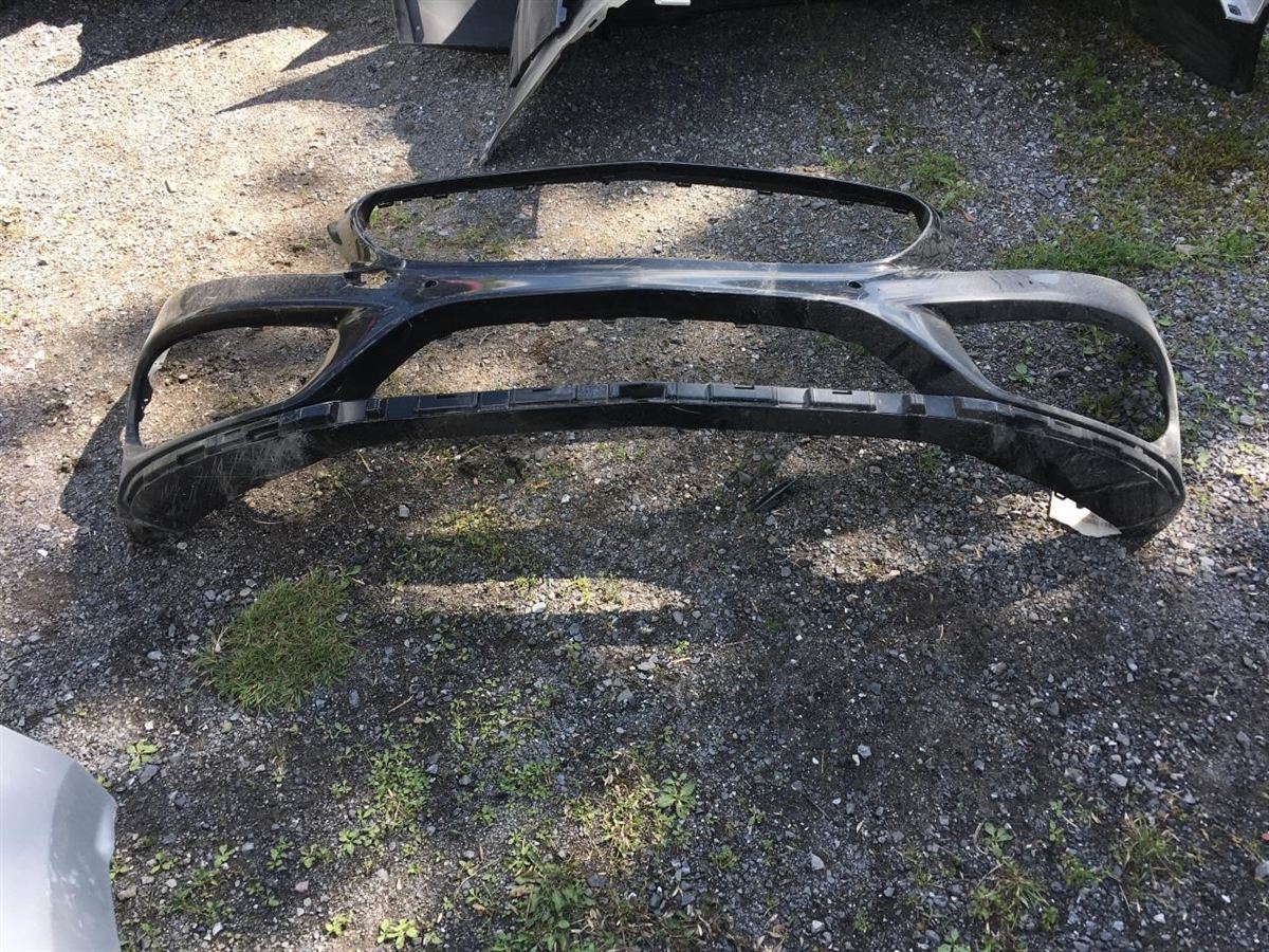 Rejilla de defensa delantera izquierda usada original (OEM) Mercedes-Benz C300 2015-2018