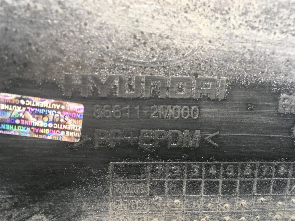Defensa (parachoques) trasera usada original (OEM) Hyundai Genesis 2015-2016