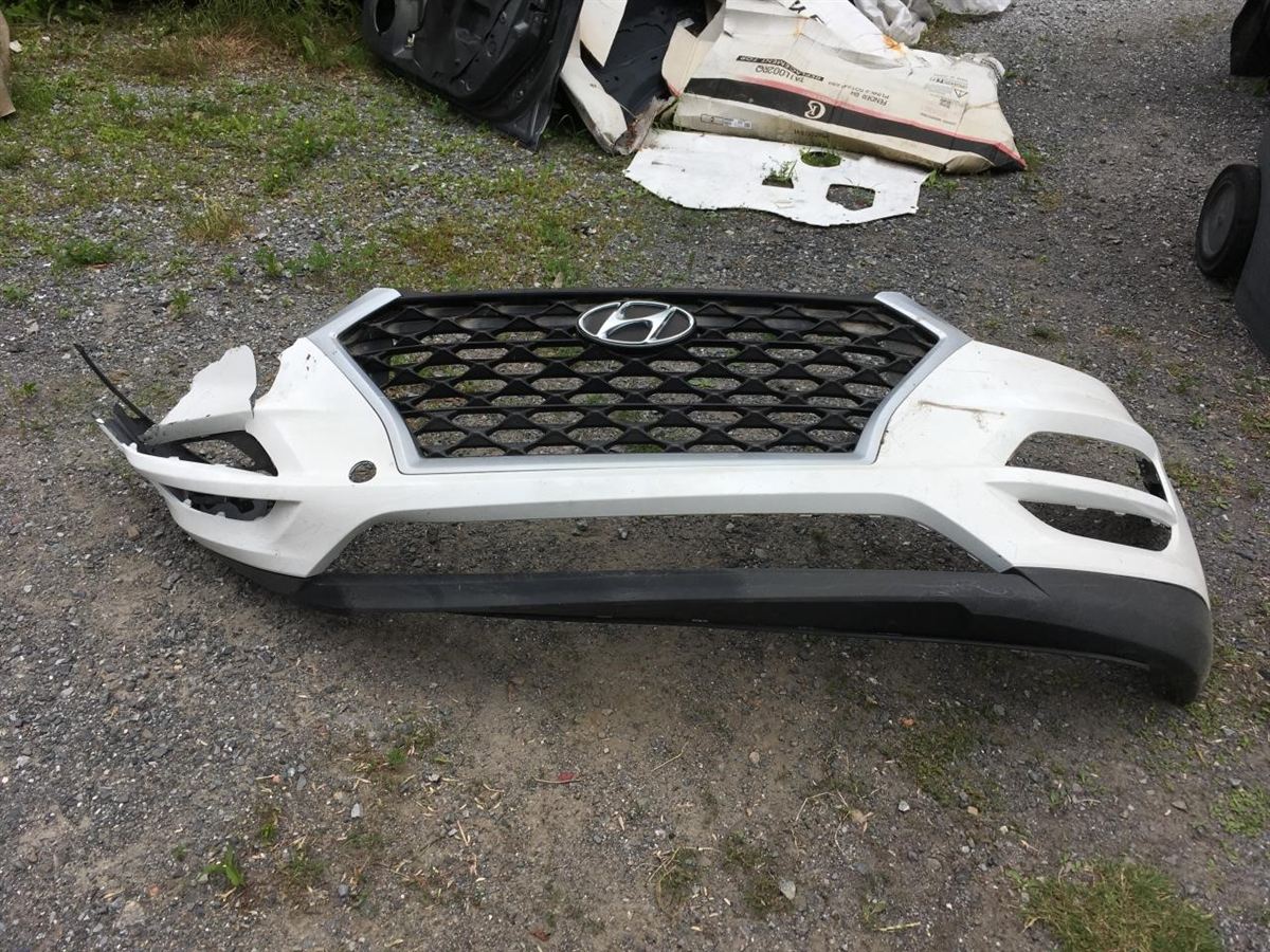 Grille assembly used genuine OEM Hyundai Tucson 2019-2021