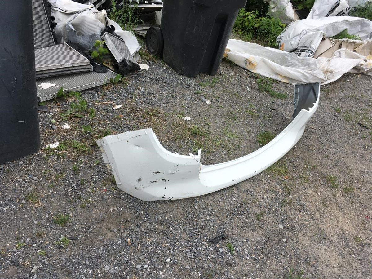 Rear Bumper Cover used genuine OEM General Motors Encore 2017-2022