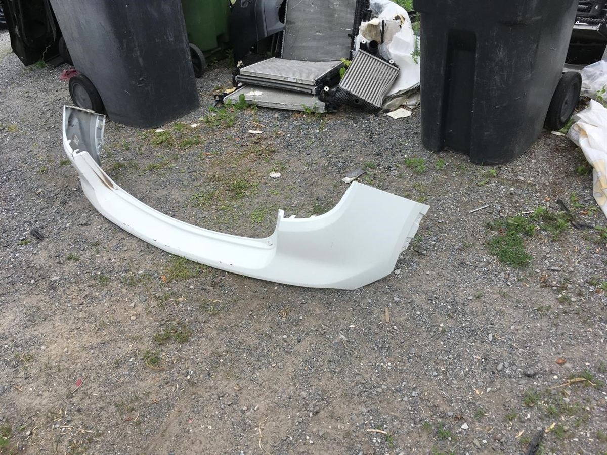 Refuerzo de defensa trasero usado original (OEM) Buick Encore 2013-2022