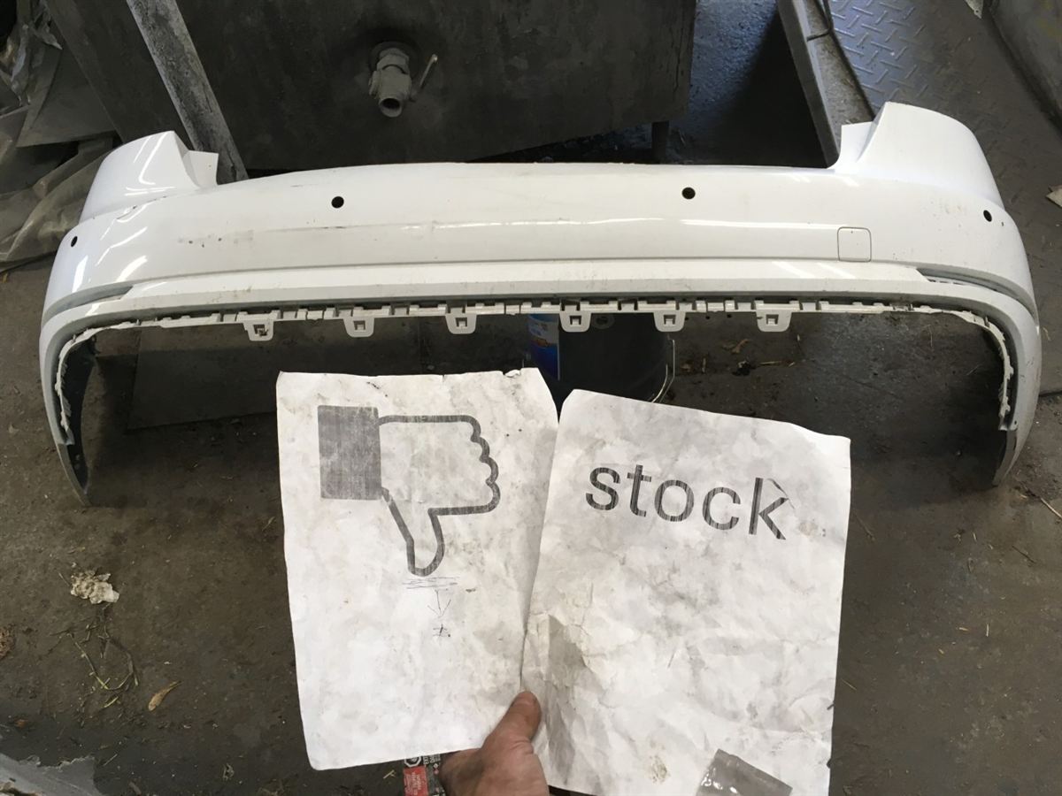 Defensa (parachoques) trasera usada original (OEM) Audi A4 2017-2019