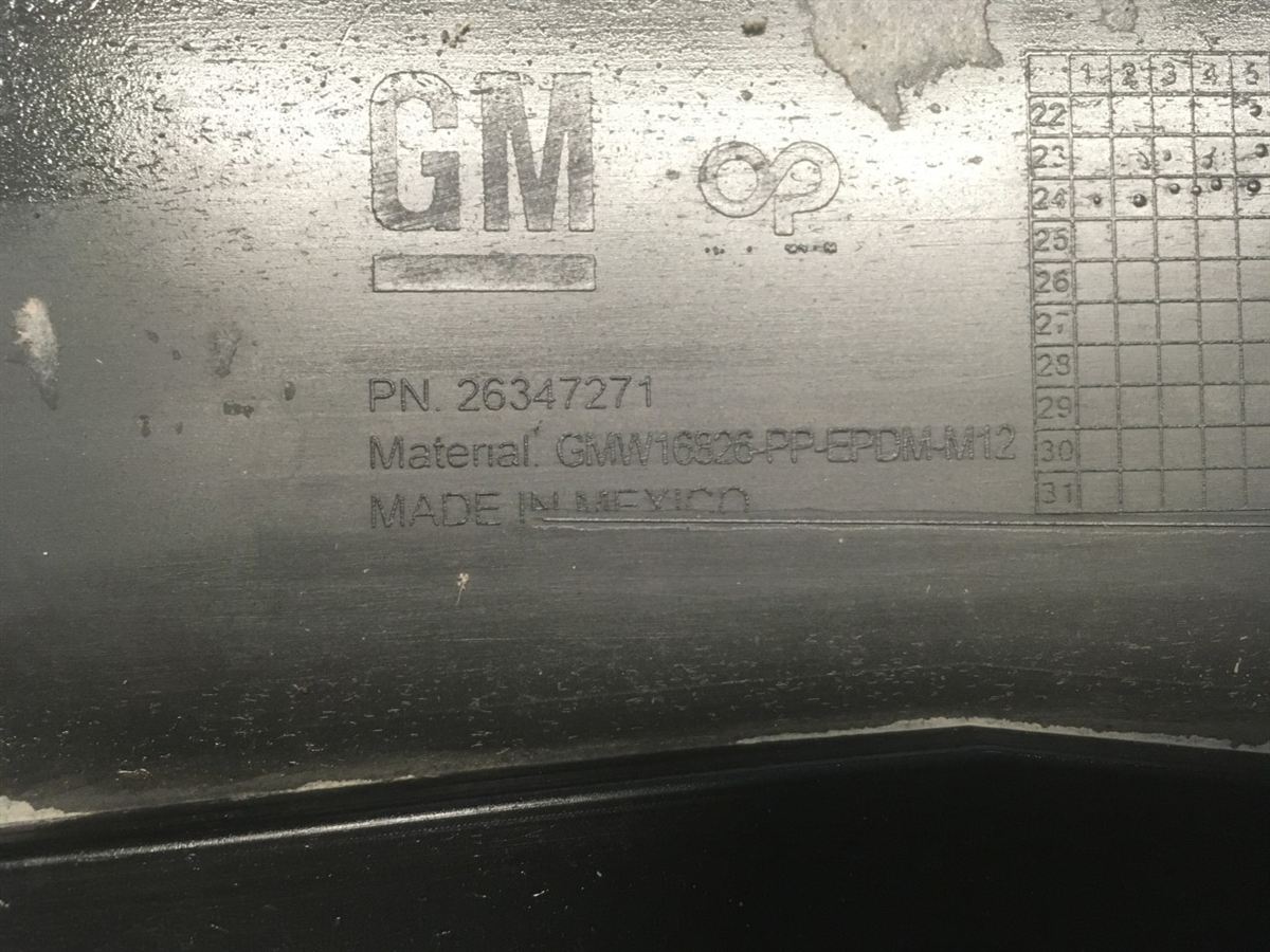 Defensa (parachoques) trasera usada original (OEM) Buick Envision 2019-2020