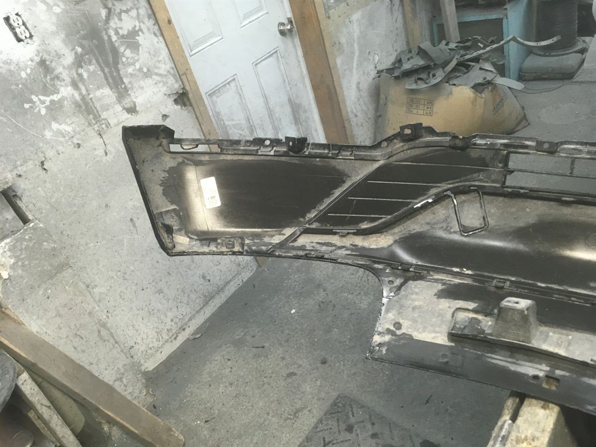 Defensa (parachoques) trasera usada original (OEM) Buick Envision 2019-2020