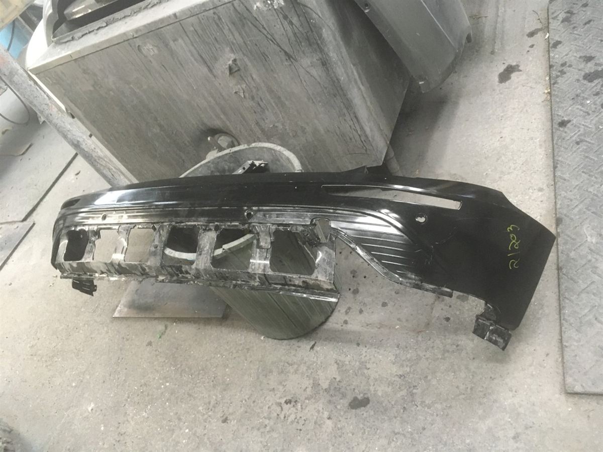 Defensa (parachoques) trasera usada original (OEM) Chevrolet Blazer 2023-2026