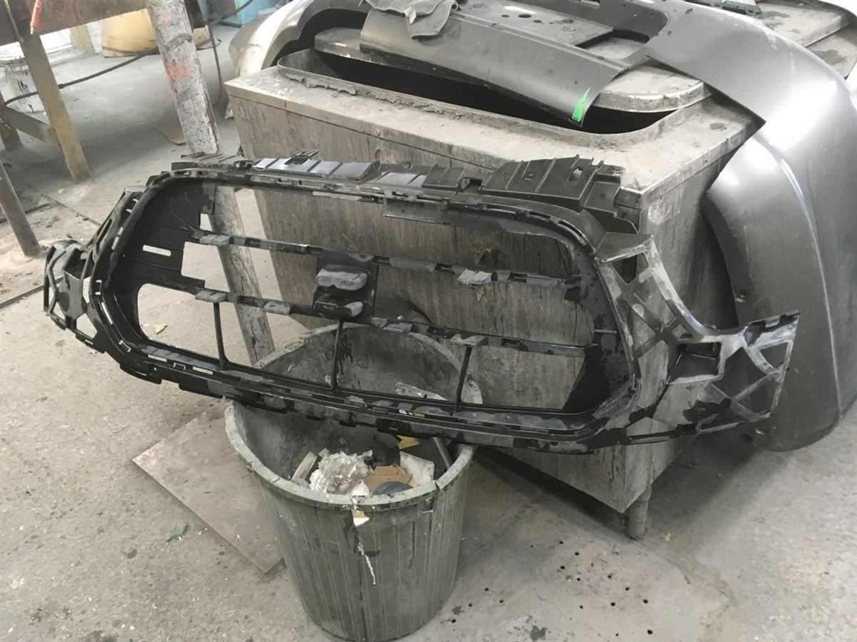Grille assembly used genuine OEM Ford Transit-150 2015-2019