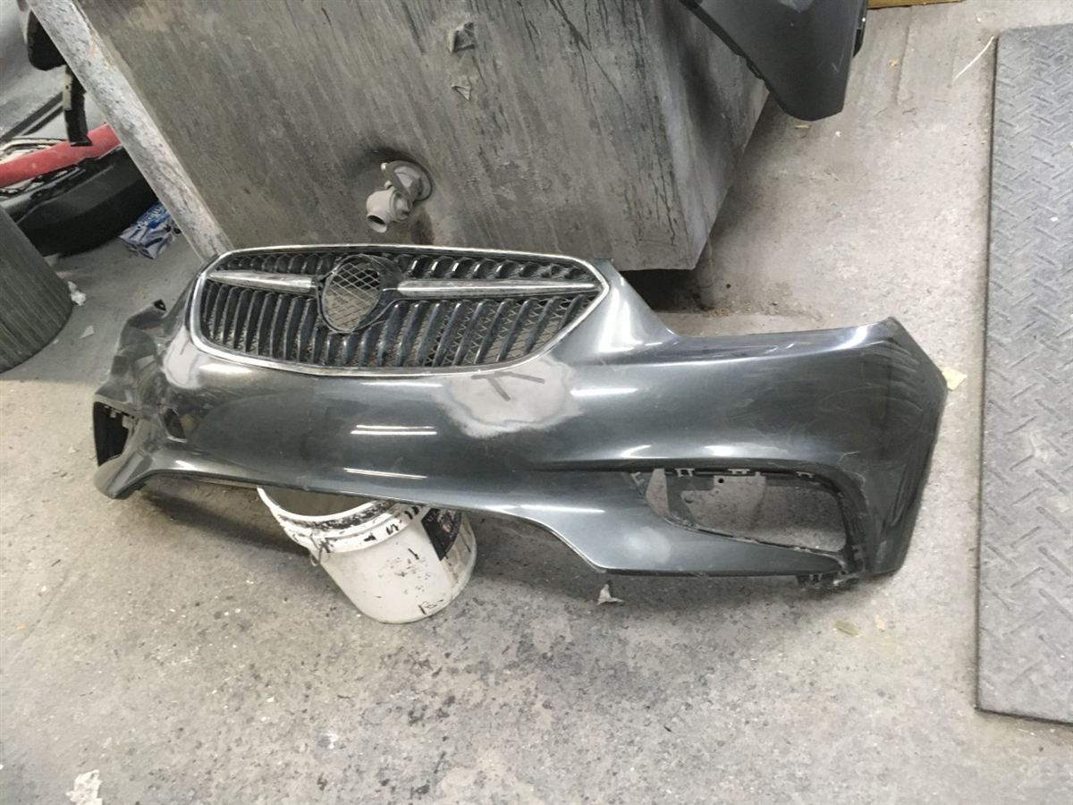 Defensa (parachoques) delantera usada original (OEM) Buick Encore 2017-2022