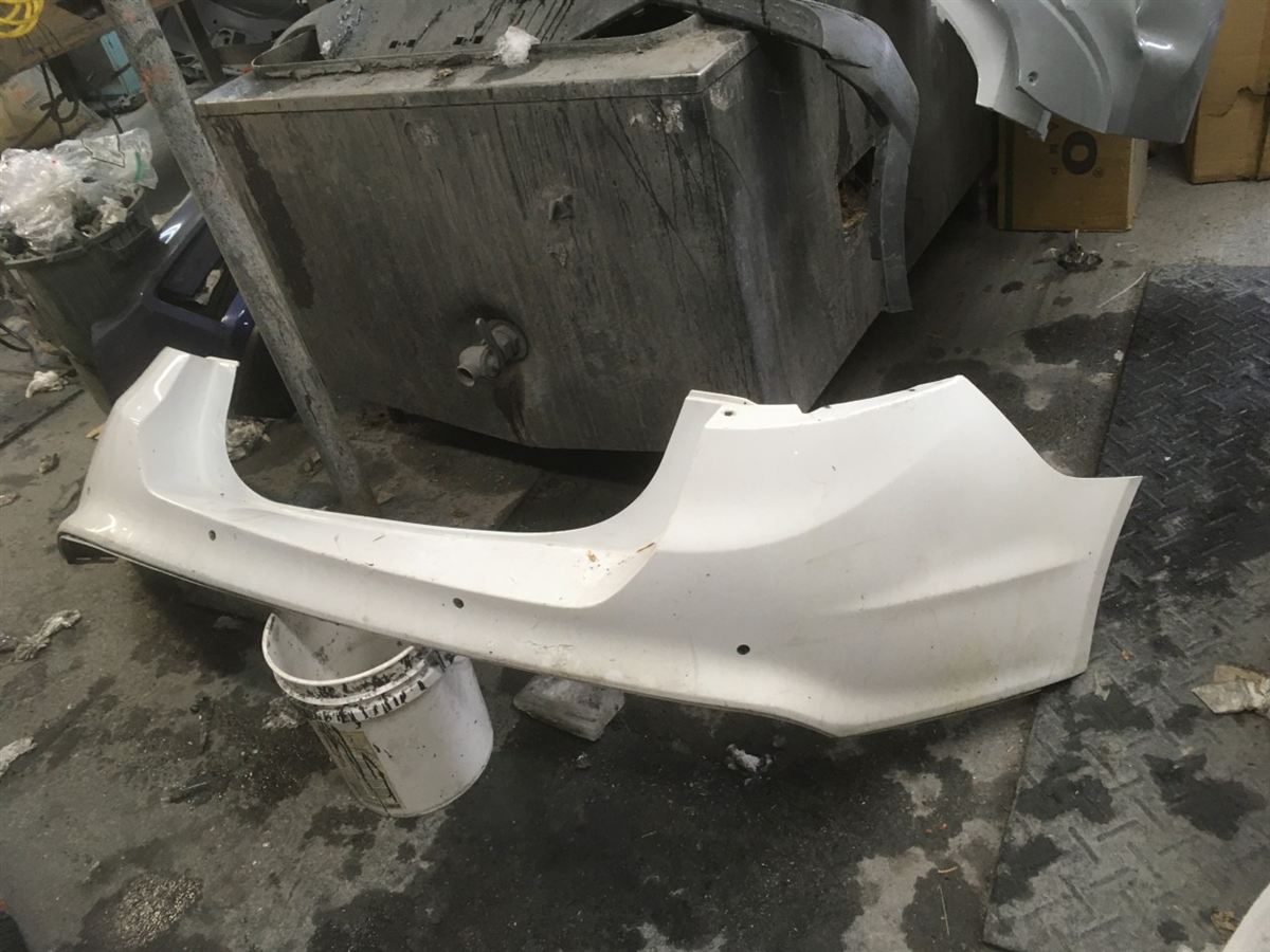 Defensa (parachoques) trasera usada original (OEM) Ford Fusion 2013-2018
