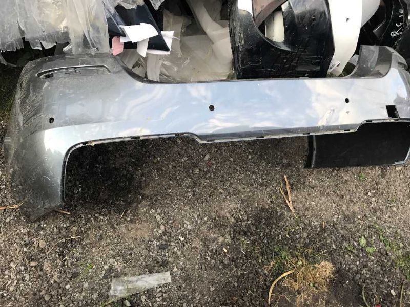 Defensa (parachoques) trasera usada original (OEM) BMW 528I 2011-2016
