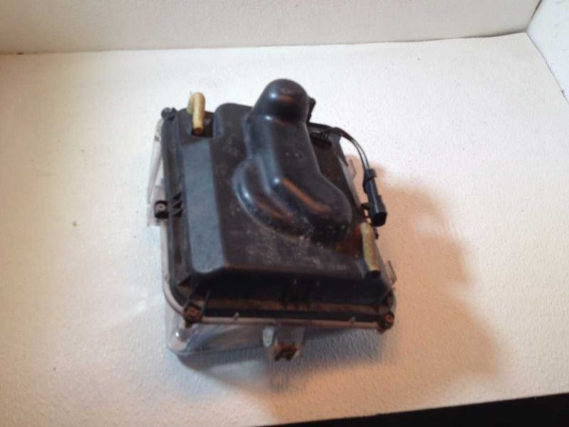 Faro antiniebla derecho usado original (OEM) Cadillac SRX 2004-2009